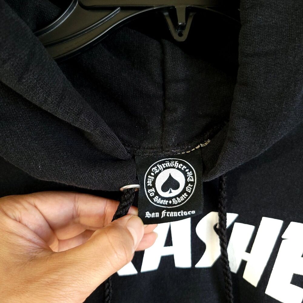 Thrasher Skateboard Mens S Black Fleece Pullover Hoodie Graphic Logo Pockets - Picture 3 of 8